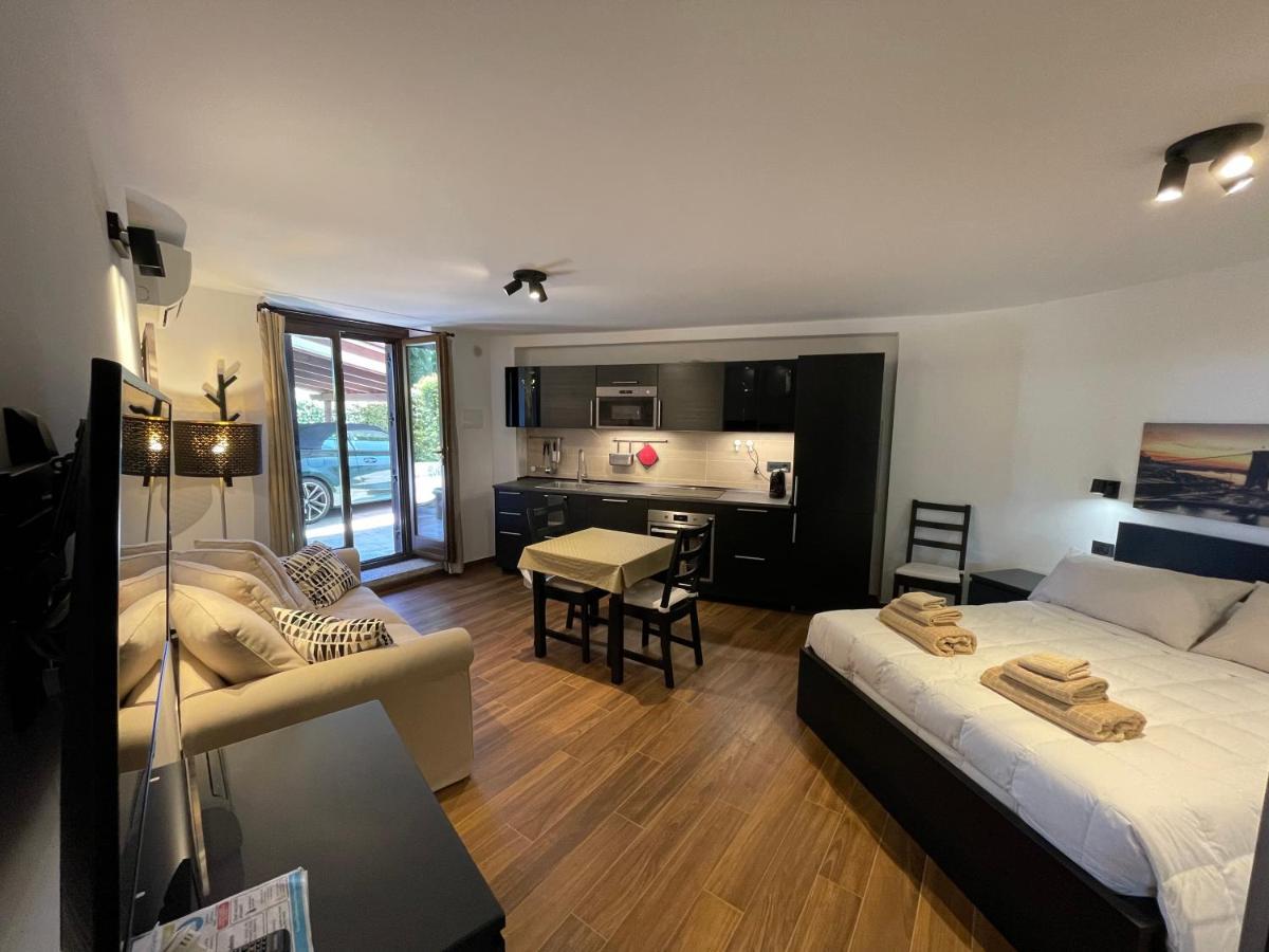 John Sea Suites Giardini Naxos Bagian luar foto