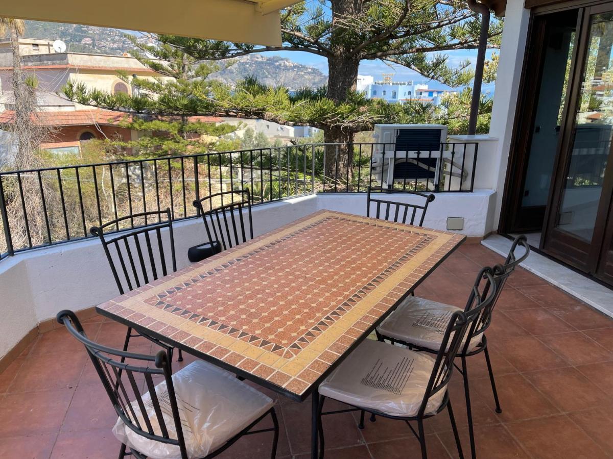 John Sea Suites Giardini Naxos Bagian luar foto