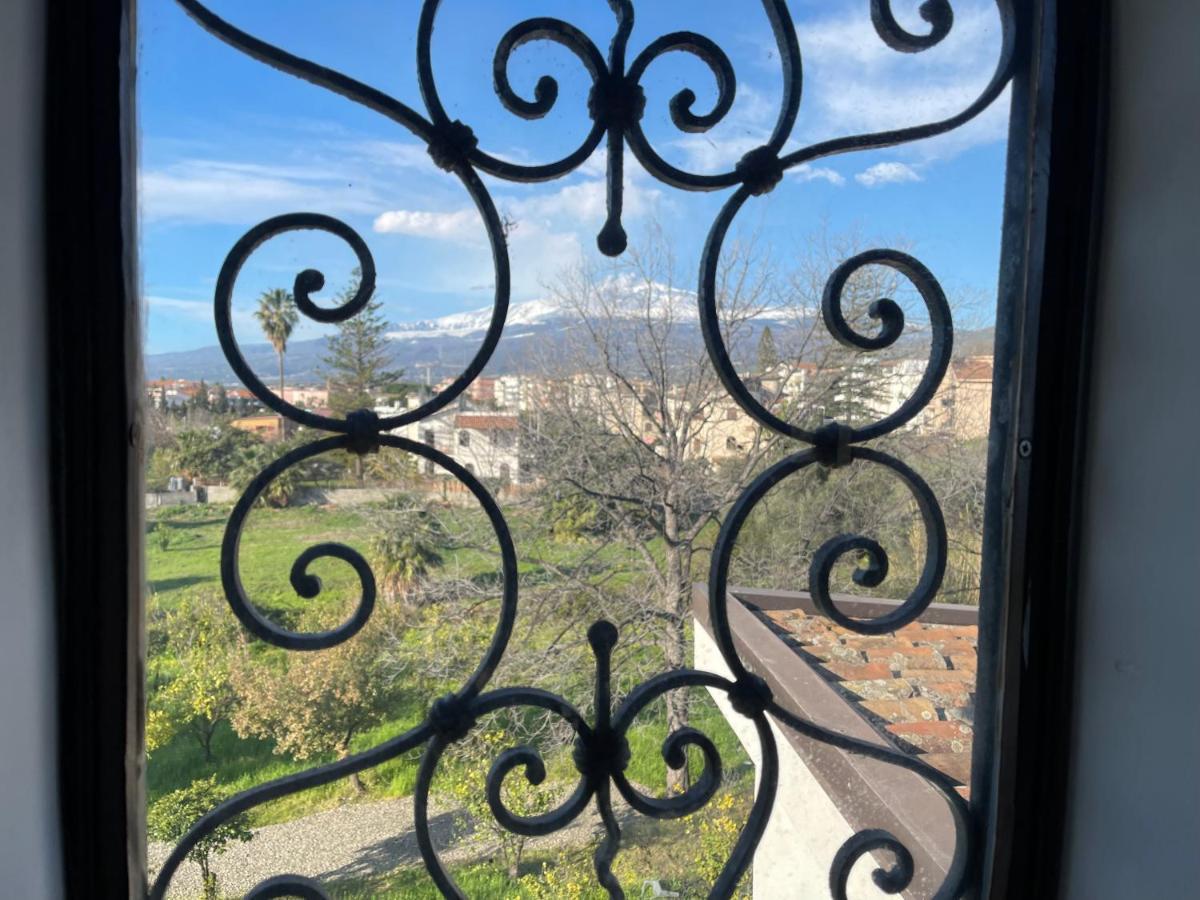 John Sea Suites Giardini Naxos Bagian luar foto