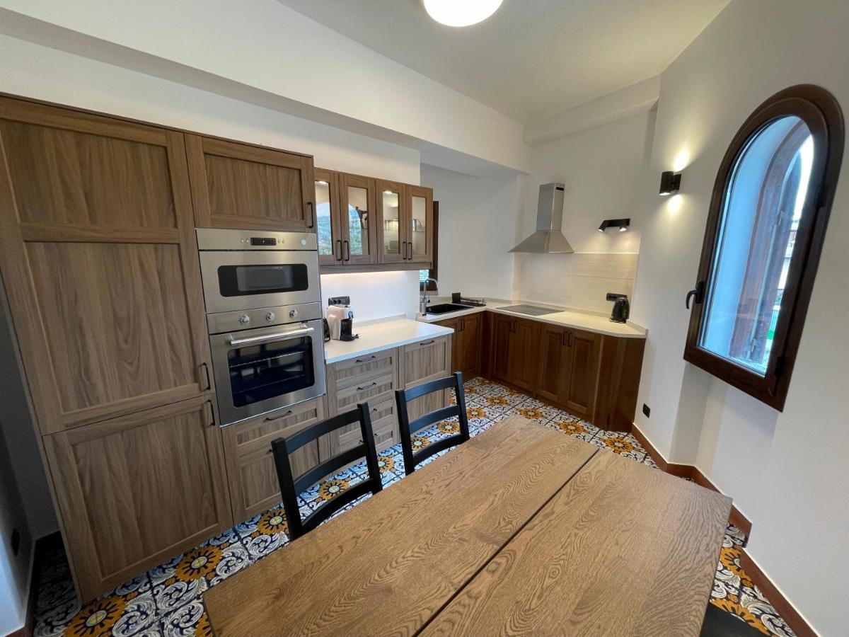John Sea Suites Giardini Naxos Bagian luar foto