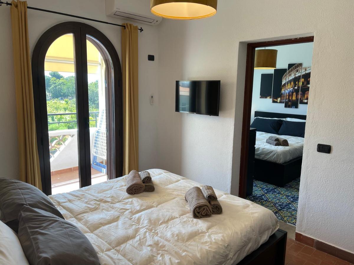John Sea Suites Giardini Naxos Bagian luar foto