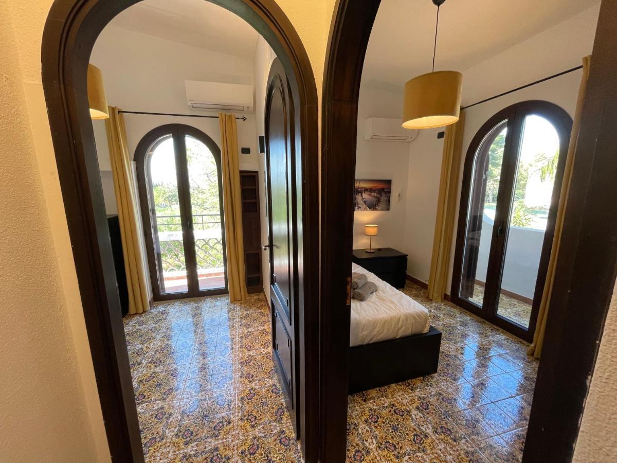 John Sea Suites Giardini Naxos Bagian luar foto