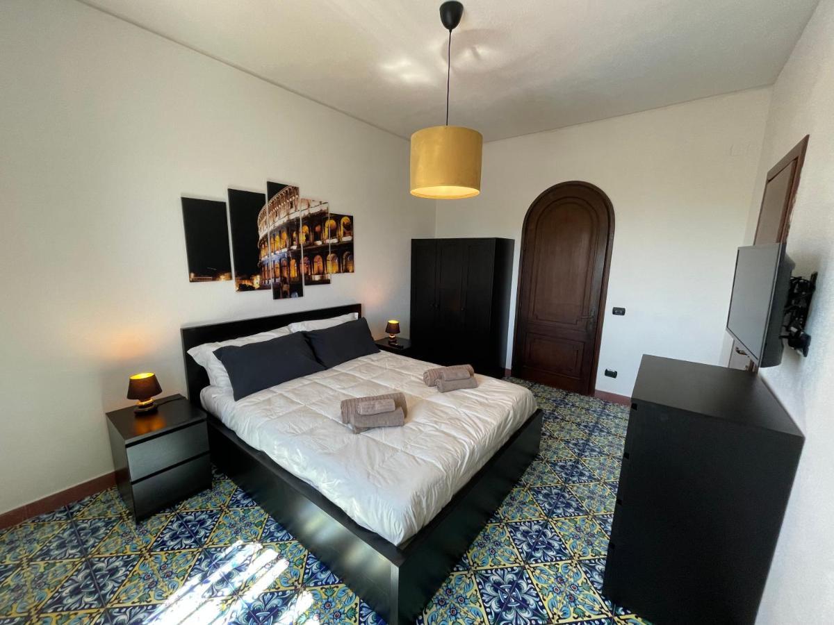 John Sea Suites Giardini Naxos Bagian luar foto