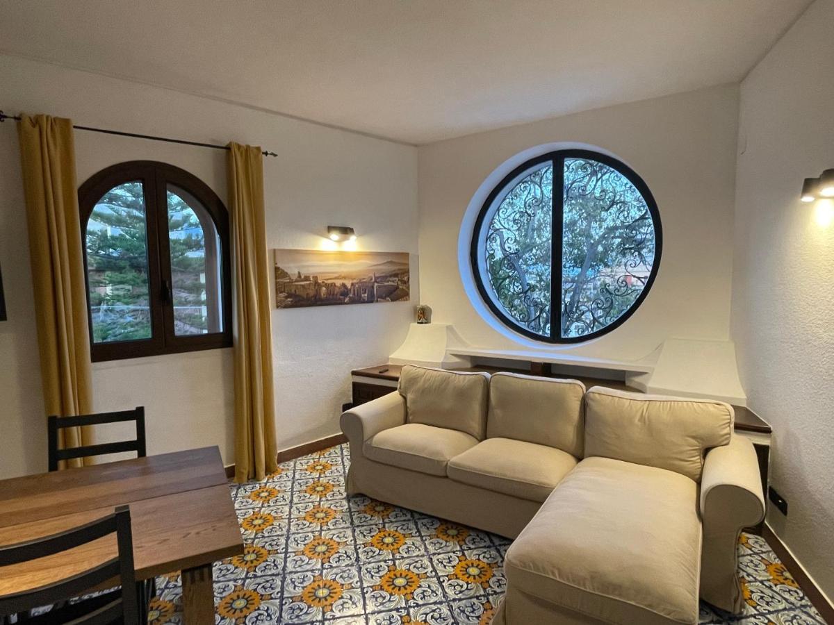 John Sea Suites Giardini Naxos Bagian luar foto