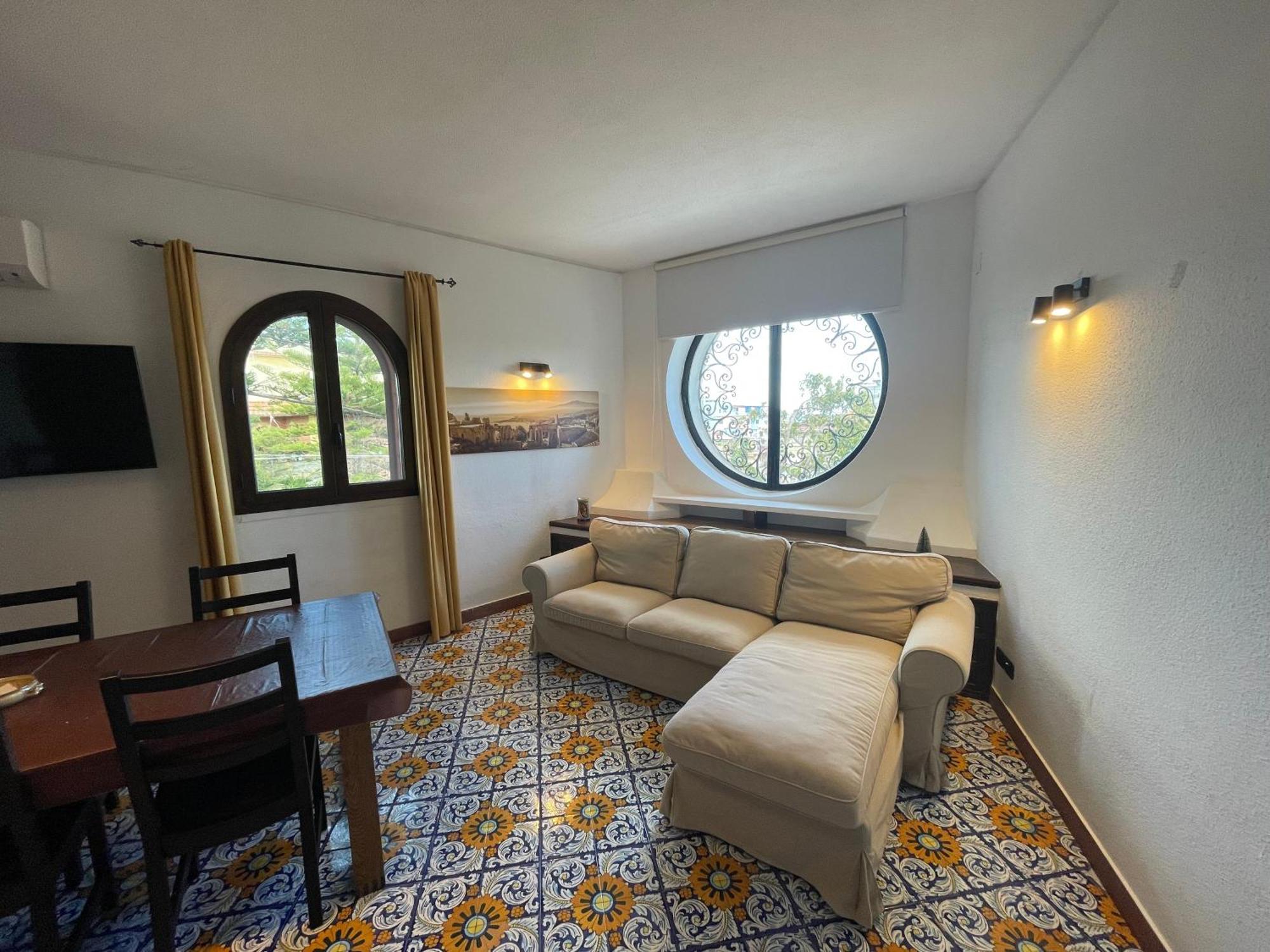 John Sea Suites Giardini Naxos Bagian luar foto