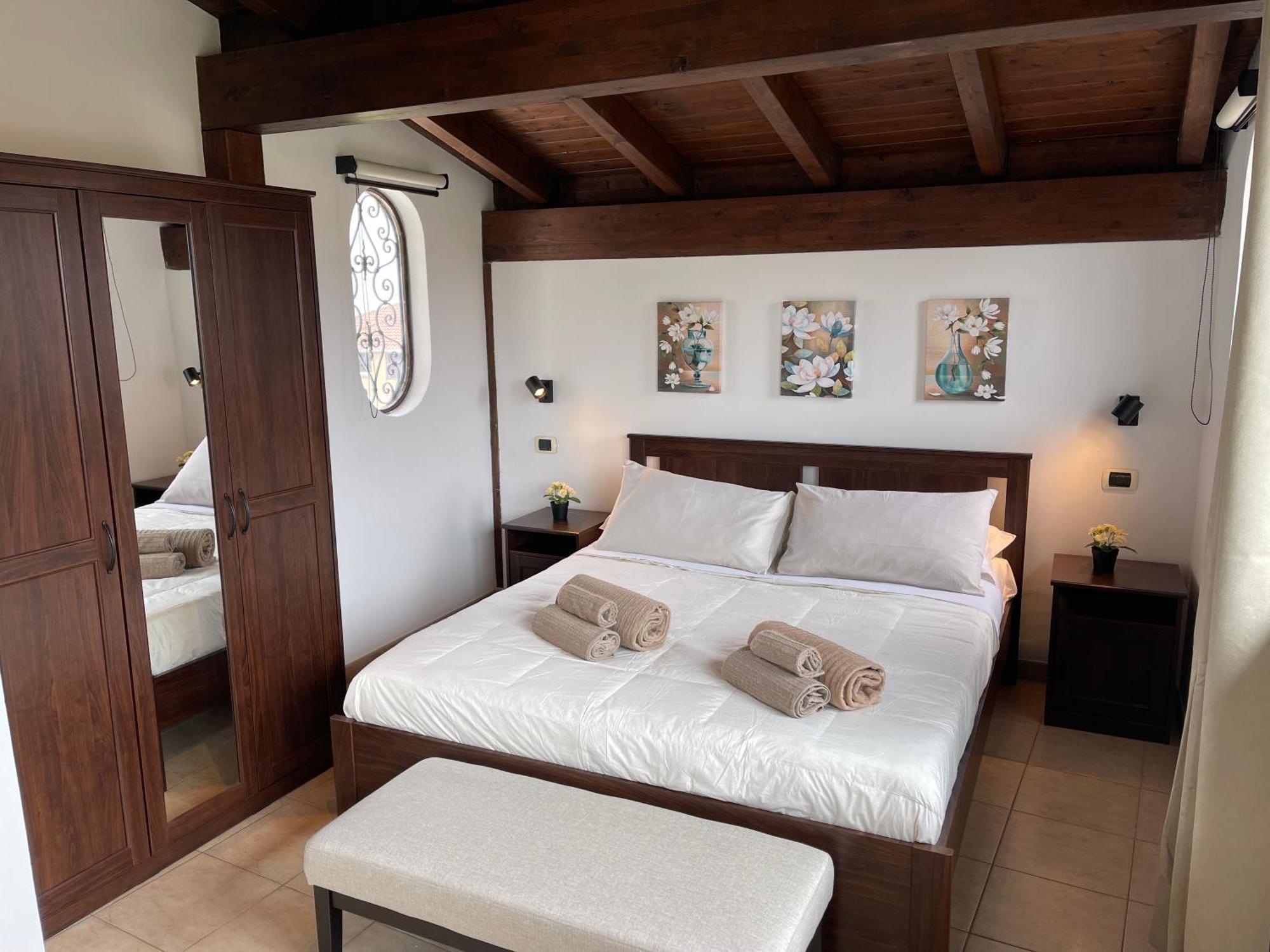 John Sea Suites Giardini Naxos Bagian luar foto